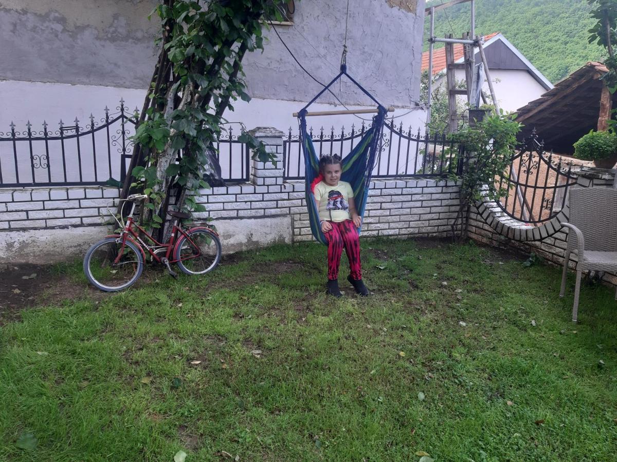 Vila Mir Pirot Bagian luar foto