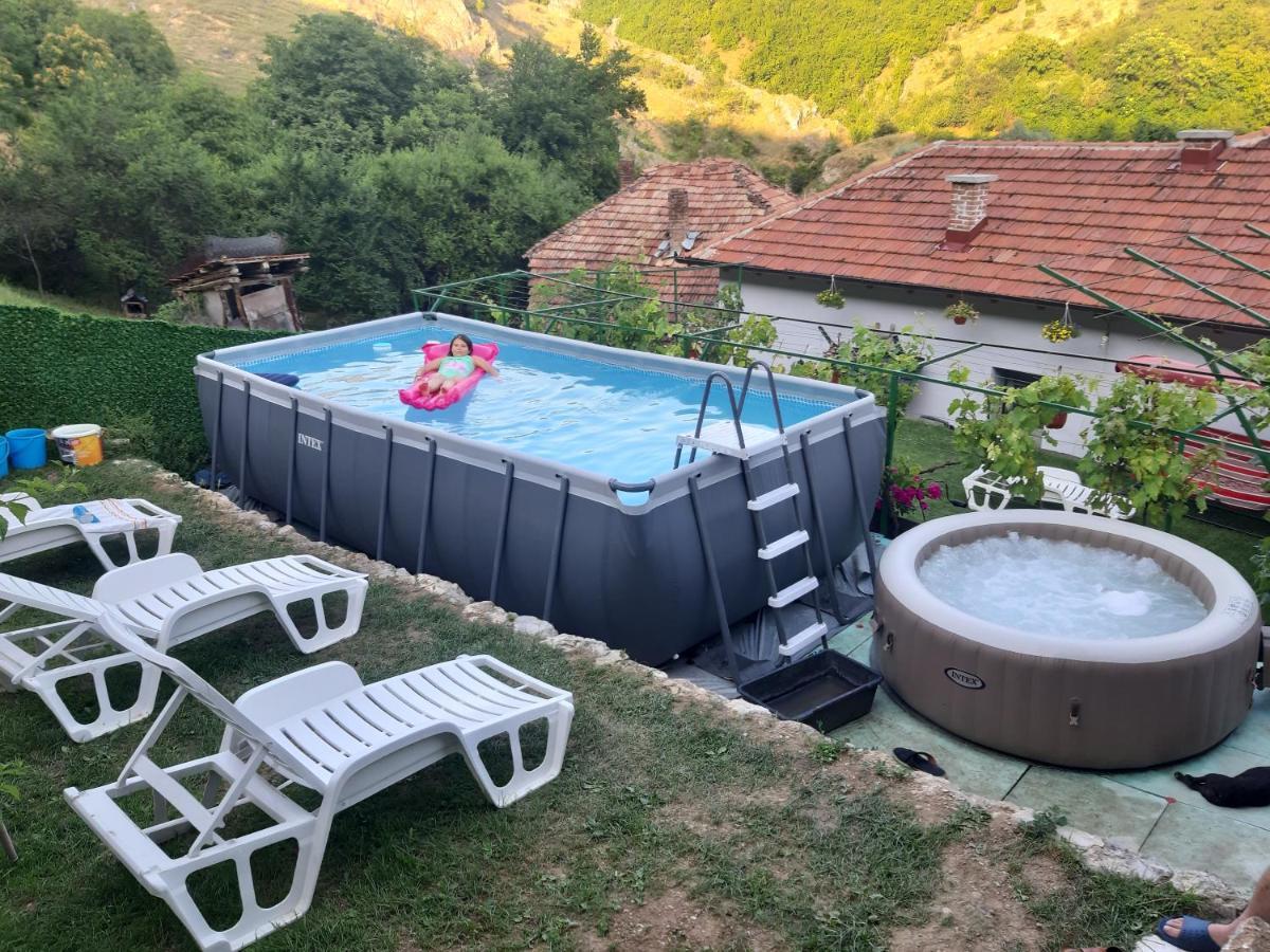 Vila Mir Pirot Bagian luar foto